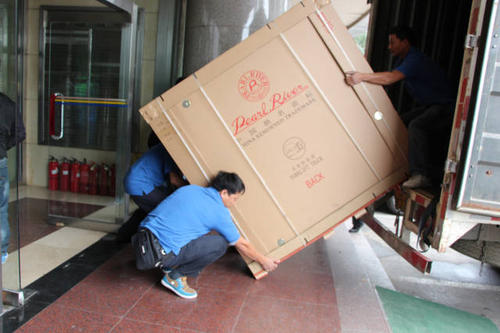 柳南钢琴贵重工艺品无忧运